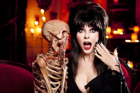 vampire princess of darkness|Elvira: Mistress of the Dark (1988) .